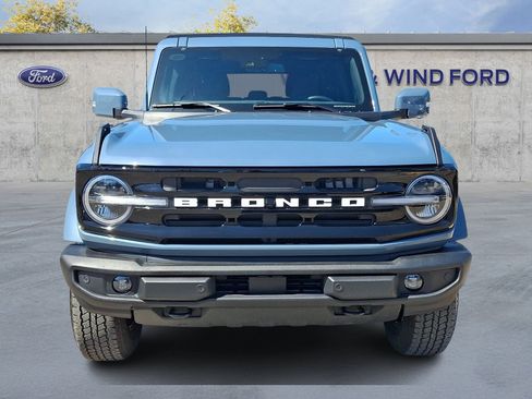 Used 2025 Ford Bronco Outer Banks image 2