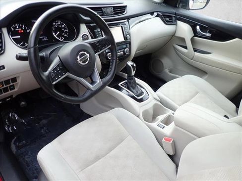 Used 2017 Nissan Rogue Sport SV w/ SV Premium Package image 9