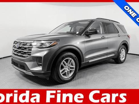 Used 2025 Ford Explorer Active RWD image 1