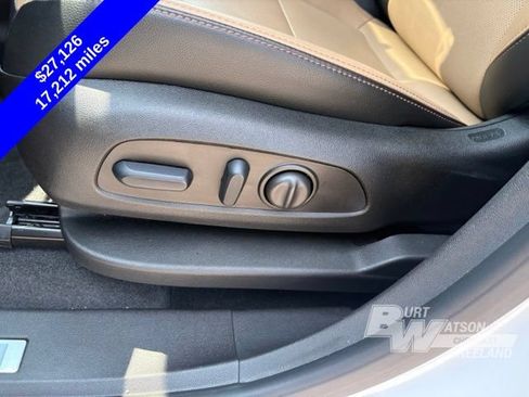 Used 2024 Chevrolet Equinox Premier FWD image 13