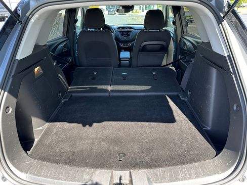 Used 2023 Chevrolet TrailBlazer LT FWD image 12