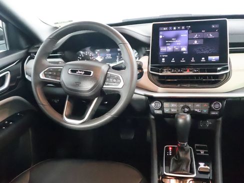 Used 2025 Jeep Compass Limited AWD/4WD image 29