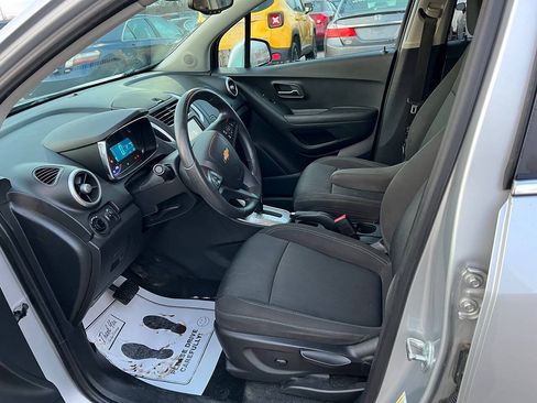 Used 2015 Chevrolet Trax LT FWD image 16