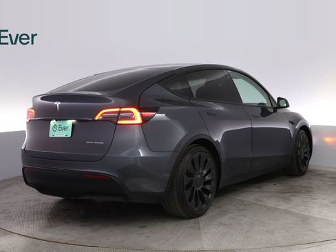 Used 2022 Tesla Model Y Performance AWD/4WD image 3