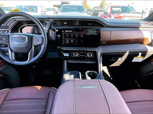 New 2026 GMC Sierra 3500 Denali Ultimate w/ LPO, Black Badging Package image 5