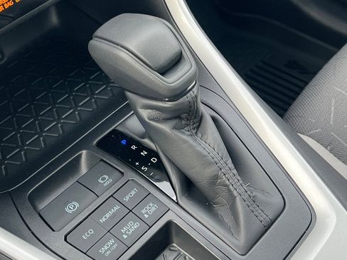 New 2025 Toyota RAV4 XLE w/ Convenience Package image 18