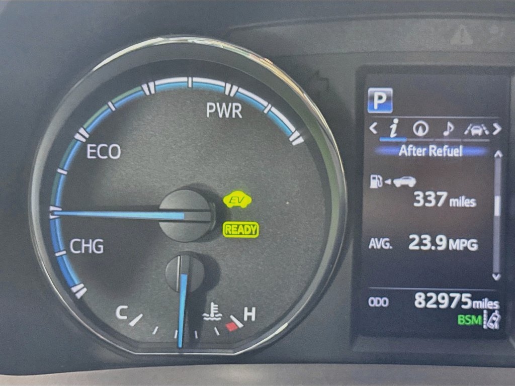 Used 2018 Toyota RAV4 XLE w/ Convenience Package AWD/4WD image 14