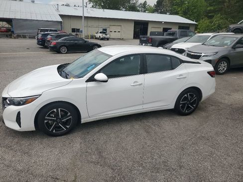 Used 2024 Nissan Sentra SV FWD image 1