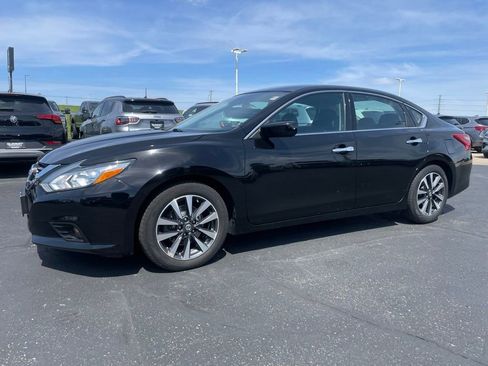 Used 2017 Nissan Altima 2.5 SV FWD image 6