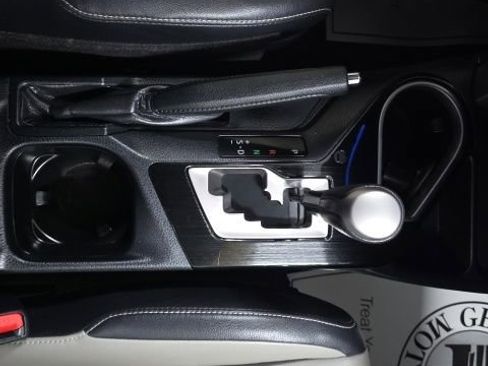 Used 2016 Toyota RAV4 Limited image 37