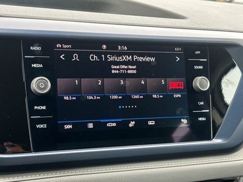 Used 2024 Volkswagen Taos SE image 18