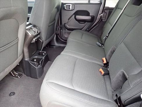 Used 2019 Jeep Wrangler Unlimited Sport S AWD/4WD image 9