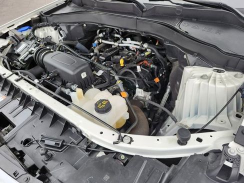 Used 2024 Ford Explorer XLT w/ Equipment Group 202A image 19