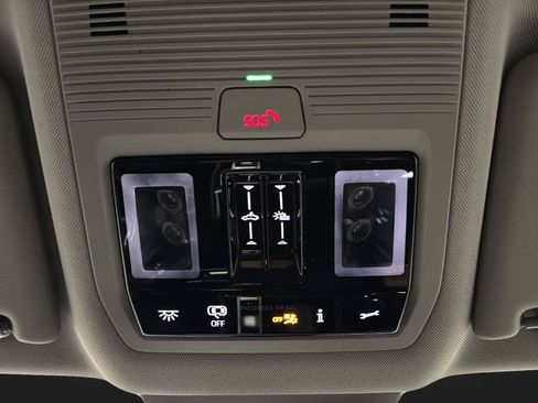 Used 2024 Volkswagen Atlas SEL AWD/4WD image 34