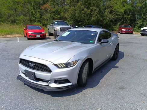 Used 2016 Ford Mustang Coupe RWD image 2