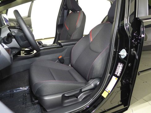 Used 2024 Toyota Prius Prime SE image 22