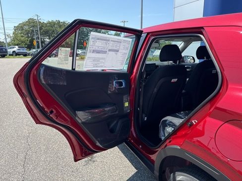 Certified 2025 Hyundai Venue SE image 35