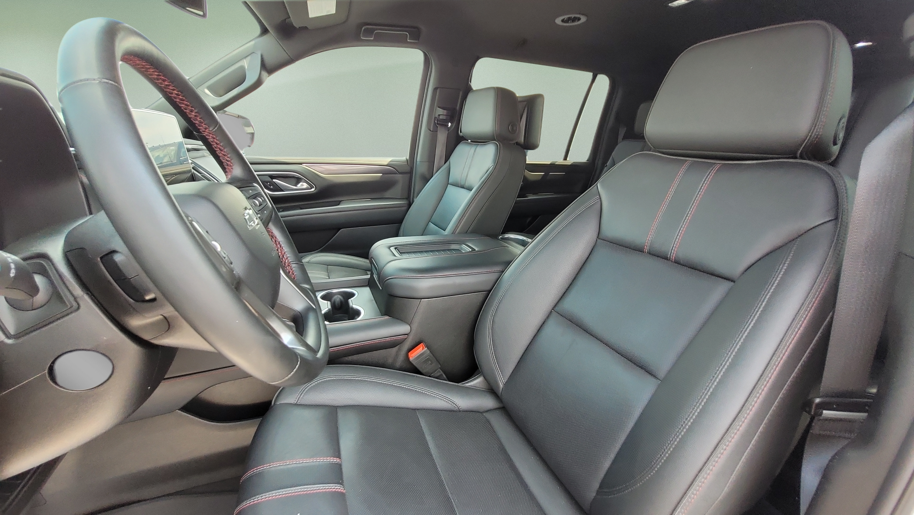 Used 2024 Chevrolet Suburban RST w/ Luxury Package AWD/4WD image 31