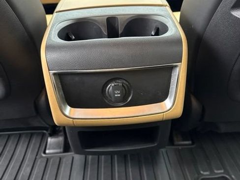 Used 2023 Kia Carnival LX FWD image 62