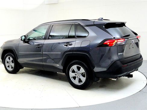Certified 2023 Toyota RAV4 XLE w/ Convenience Package image 4