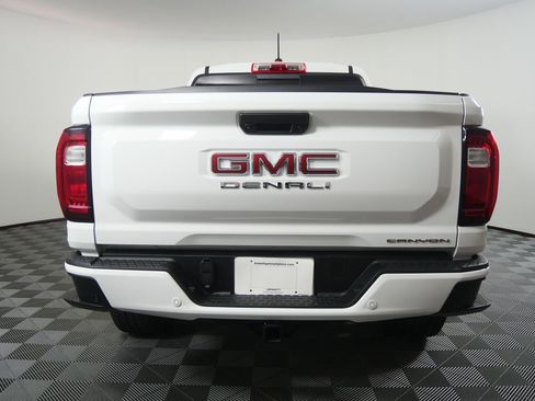 Used 2024 GMC Canyon Denali AWD/4WD image 5