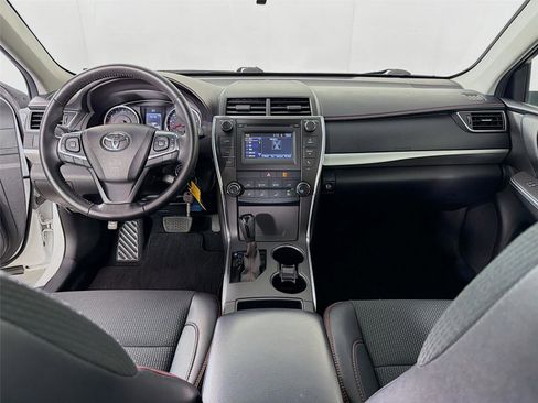 Used 2016 Toyota Camry SE FWD image 20