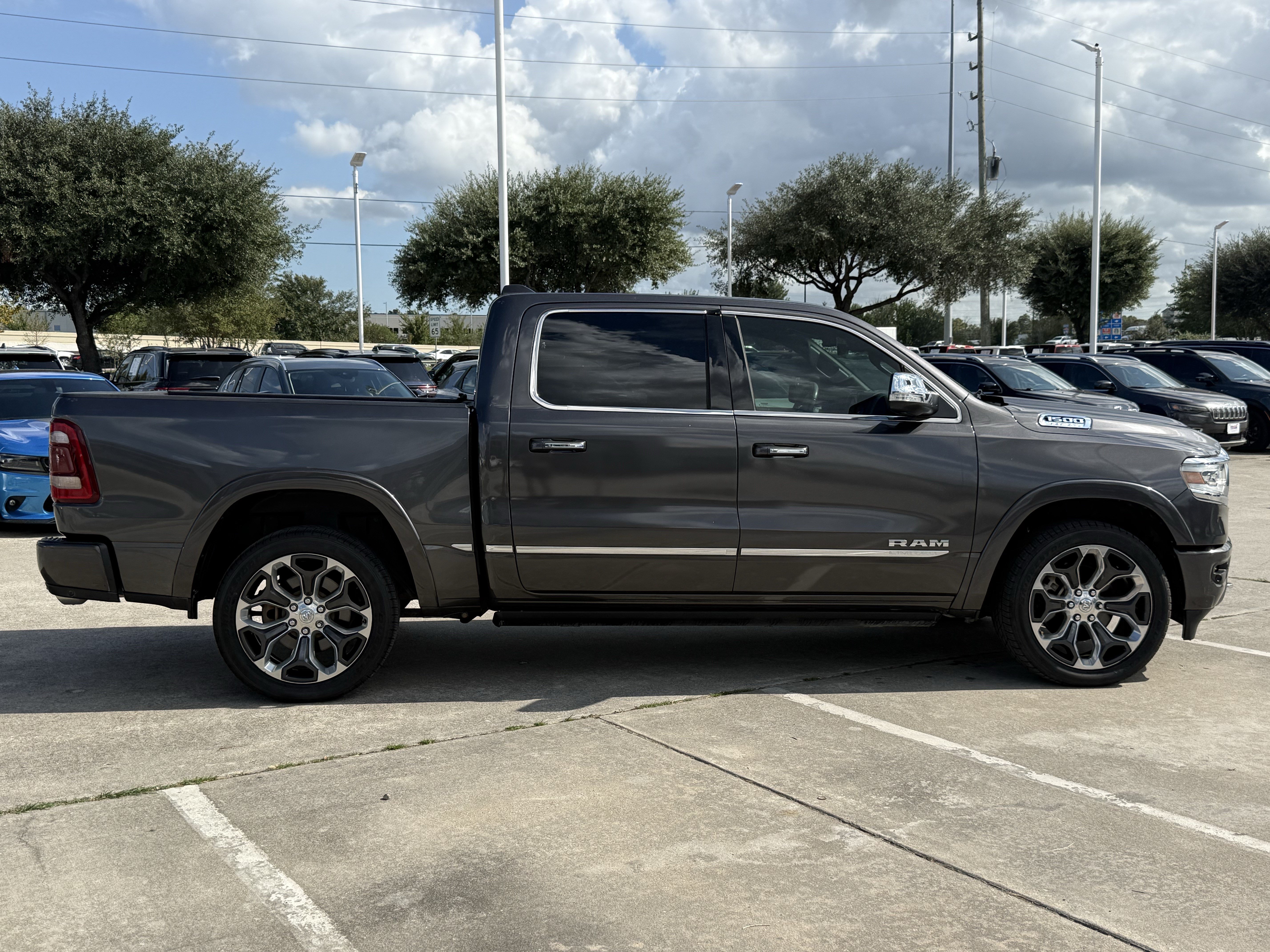 Used 2019 RAM 1500 Limited w/ Advanced Safety Group AWD/4WD image 3