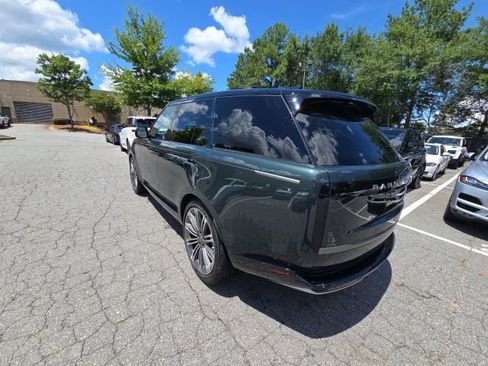 Used 2025 Land Rover Range Rover SE AWD/4WD image 4