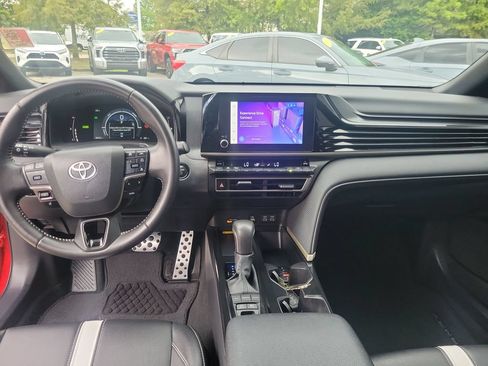 Used 2025 Toyota Camry SE w/ Convenience Package FWD image 23