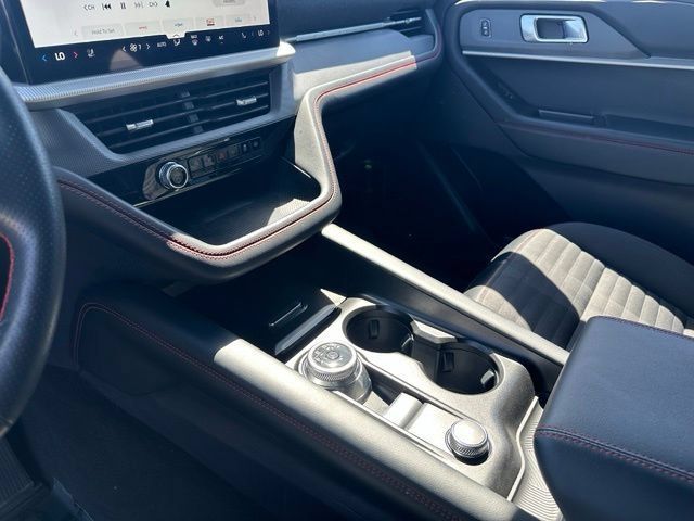 Used 2025 Ford Explorer ST-Line AWD/4WD image 25