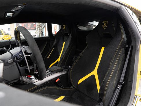 Used 2019 Lamborghini Huracan Performante image 18
