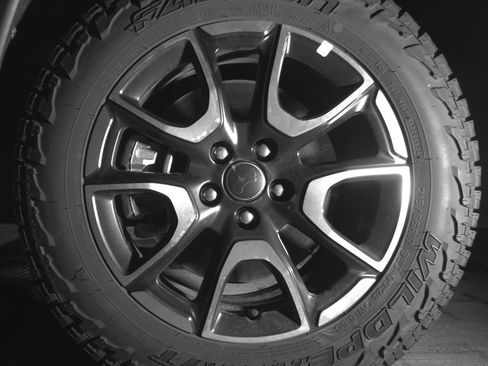 Used 2025 Jeep Compass Trailhawk image 12