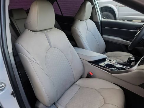 Used 2020 Toyota Camry XSE w/ Navigation Package FWD image 16