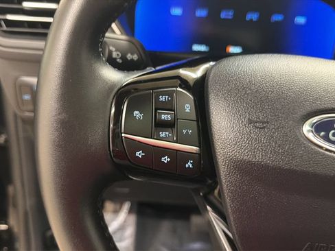 Used 2025 Ford Escape Platinum AWD/4WD image 20