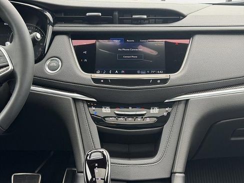 Used 2025 Cadillac XT5 Sportv w/ LPO, Onyx Lite Package AWD/4WD image 20