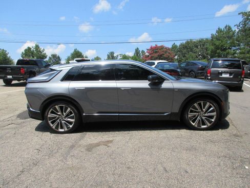 Used 2023 Cadillac Lyriq 2WD image 4