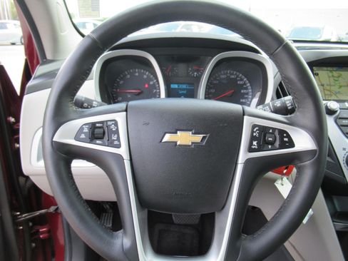 Used 2016 Chevrolet Equinox LTZ w/ Enhanced Convenience Package FWD image 22