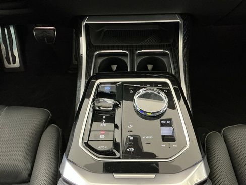 Used 2024 BMW i7 eDrive50 w/ M Sport Package RWD image 13