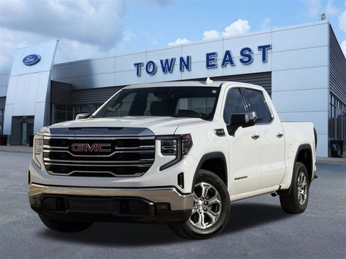 Used 2024 GMC Sierra 1500 SLT image 1