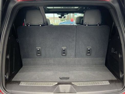 Used 2021 Chevrolet Tahoe Premier w/ Premium Package image 23