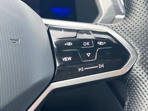 Certified 2023 Volkswagen Tiguan SE R-Line image 10