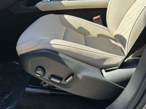 New 2026 Volvo XC90 B6 Plus w/ Protection Package Premier image 20