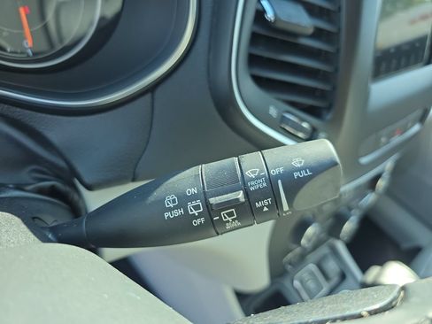 Used 2020 Jeep Cherokee Latitude Lux w/ Quick Order Package 26H Lux FWD image 23