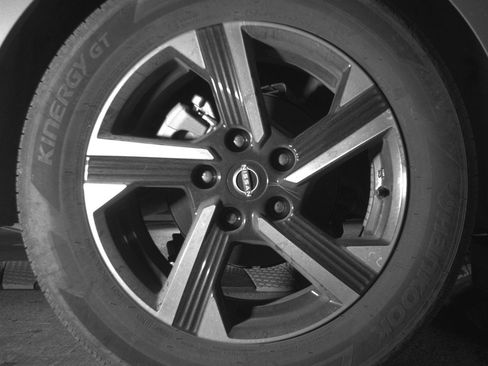 Used 2025 Nissan Sentra SV image 15