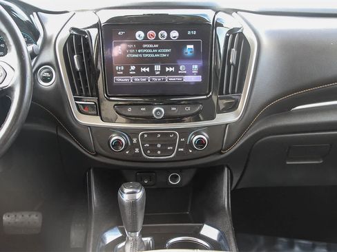Used 2018 Chevrolet Traverse LT image 13
