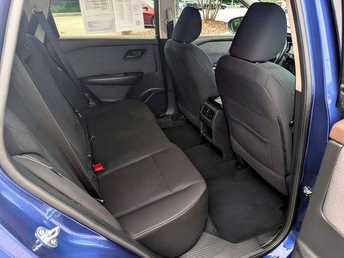 Used 2023 Nissan Rogue S AWD/4WD image 25