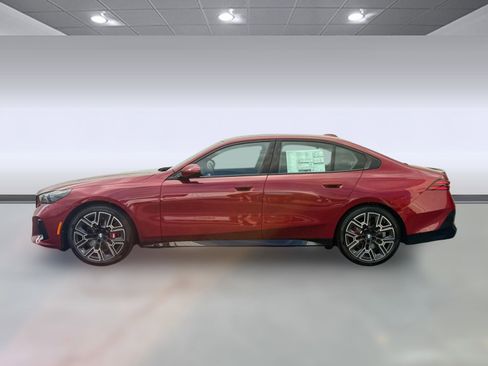Used 2026 BMW 530i w/ M Sport Package RWD image 2