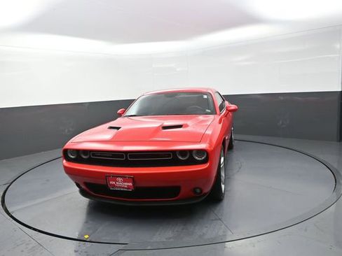 Used 2016 Dodge Challenger R/T RWD image 40