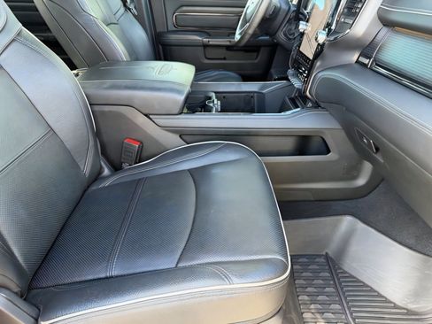 Used 2024 RAM 2500 Limited image 32