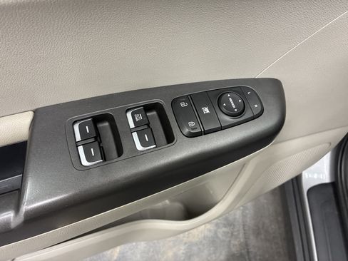 Used 2019 Kia Sportage LX AWD/4WD image 17